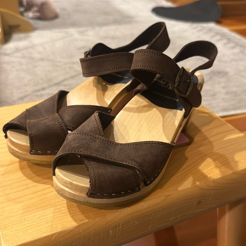Scandic cross toe clogs size 7